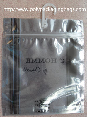 Αντιστατική πλαστική τσάντα τσαντών γάντζων συνήθειας πλαστική με την κρεμάστρα για το εσώρουχο, ενδύματα