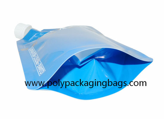 Διπλώνοντας τη μόνη στάση τσαντών 500ml ακροφυσίων αναρρόφησης ουσίας προσοχής τρίχας ρίξτε επάνω τις τσάντες σακουλών