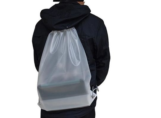 0.08mm παγωμένες CBE Drawstring διπλές ώμων τσάντες Drawstring σακιδίων πλάτης πλαστικές για τον ιματισμό