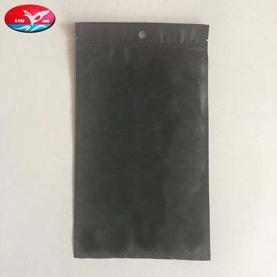 Ελαφριά και συμπαγή σακούλες για πούρα με ειδικό φύλλο υγρασίας στο εσωτερικό, σχεδιασμένες για τη διατήρηση της φρεσκάδας του πούρου κατά τη διάρκεια της μεταφοράς